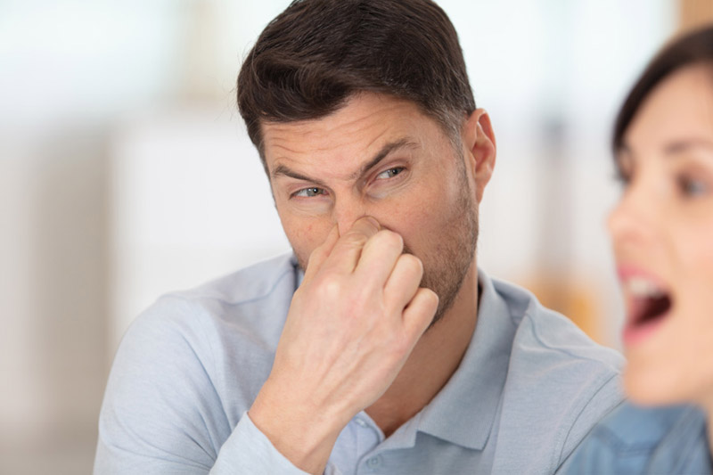 علت-بوی-بد-دهان